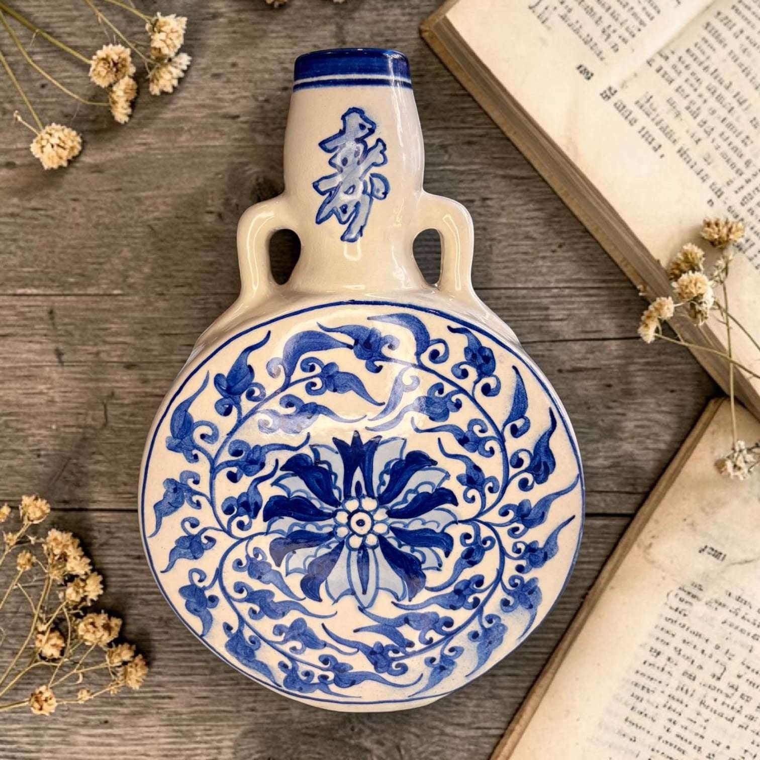 Blau-weißes Porzellan-Vase im chinesischen Stil