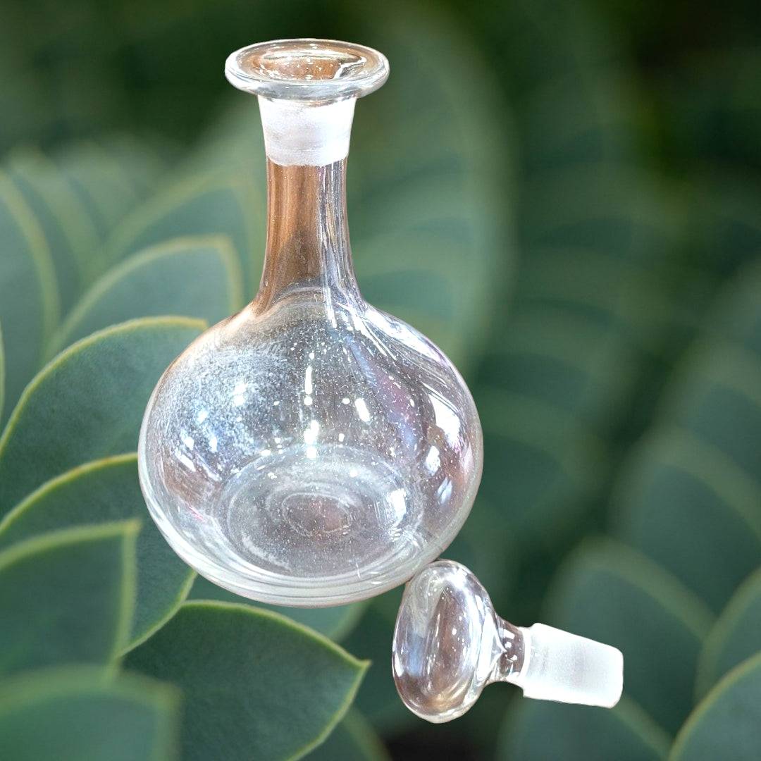 Tarro de farmacia de cristal soplado con tapón esférico, diseño vintage del 1900 ideal para decoración de interiores estilo retro o boticario.