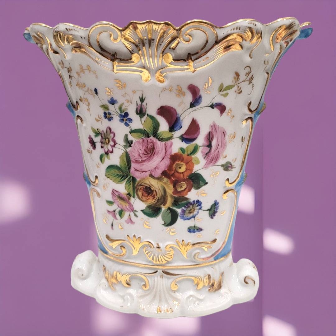 Jarrón Old Paris con rosas pintadas a mano y adornos dorados, pieza única de colección para decoración refinada.
