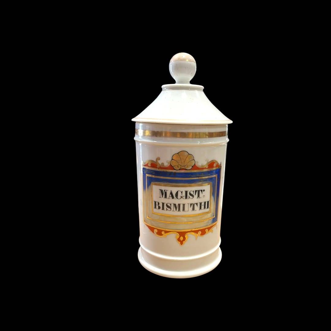 Albaredos de cerámica antiguos – piezas decorativas únicas con etiquetas 'Gummi Hederæ' y 'Magist. Bismuthi', ideales para decoración vintage de botica.
