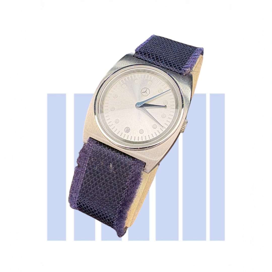 Reloj Mercedes antiguo con estuche rojo original abierto