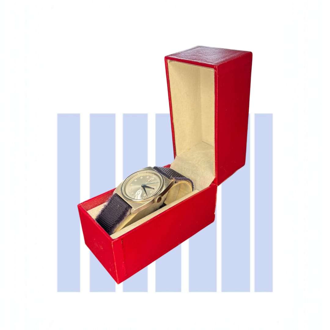 Estuche original rojo del reloj Mercedes antiguo