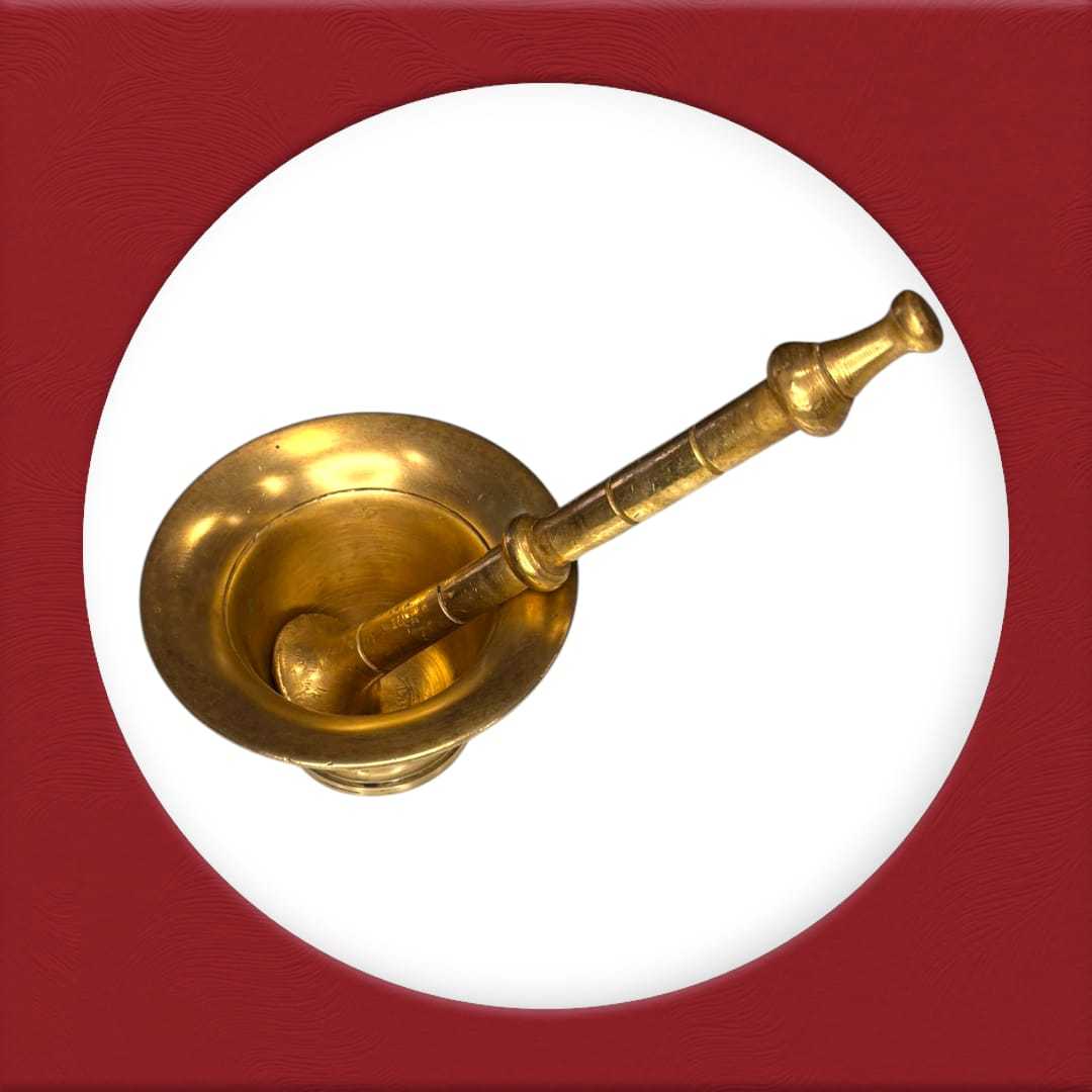 Mortero de bronce antiguo con maja | historia y única, ideal para decoración rústica o cocina tradicional. Pieza pesada y auténtica de colección.