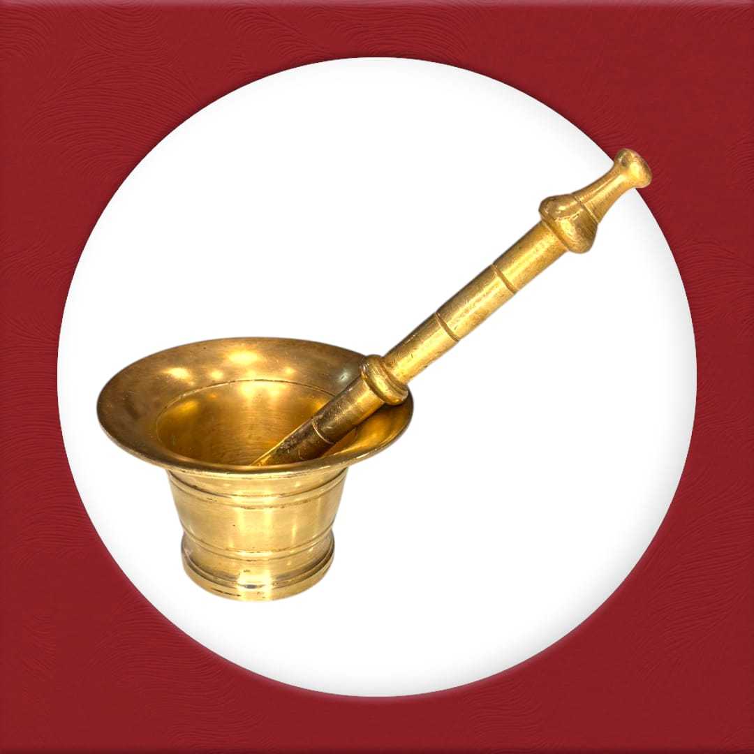 Mortero de bronce antiguo con maja | historia y única, ideal para decoración rústica o cocina tradicional. Pieza pesada y auténtica de colección.