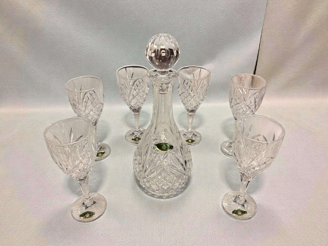 Licorera con copas de cristal de Eslovaquia única y exclusiva