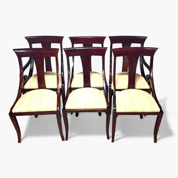 Lote de 8 sillas de caoba clásicas con sillones