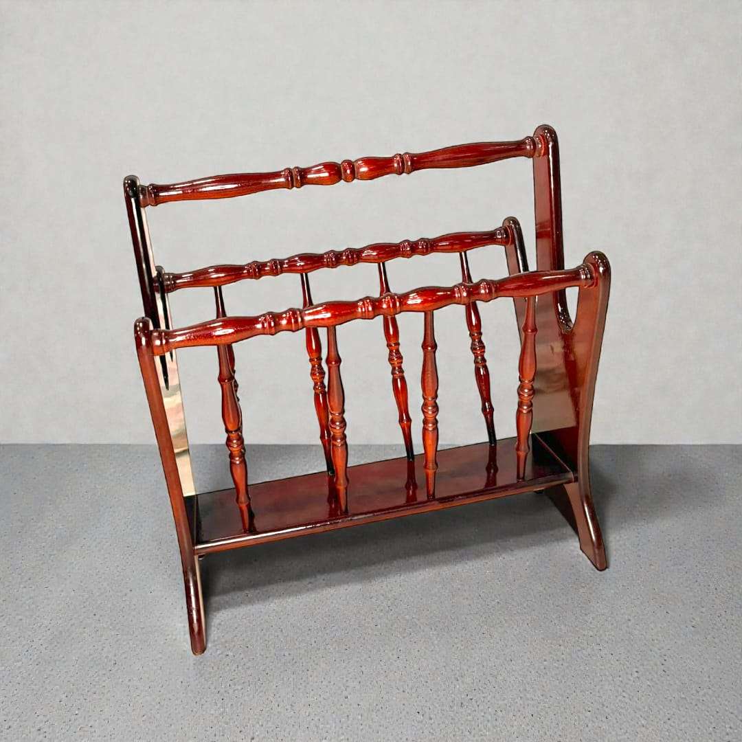 Revistero de caoba clásico con mango elegante - Calidad, con acabado brillante y estructura torneada. Ideal para decoración vintage en el hogar.