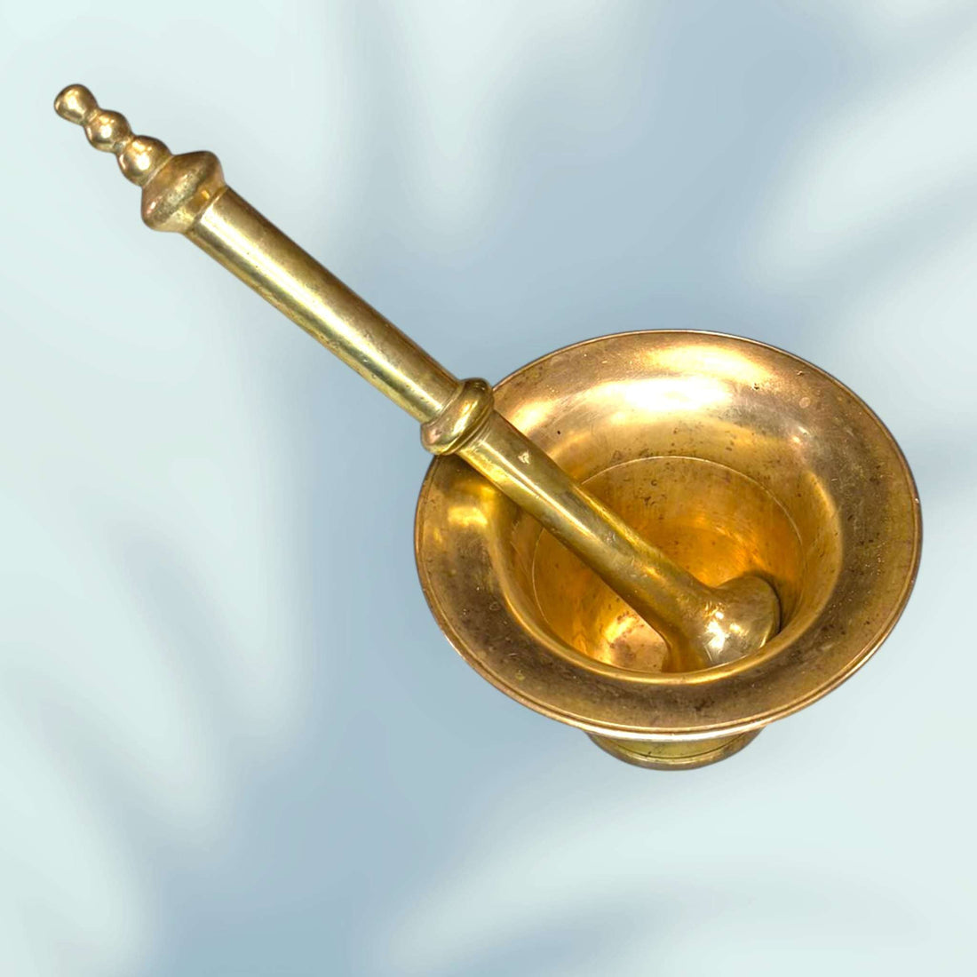 Mortero de bronce macizo con maja clásica