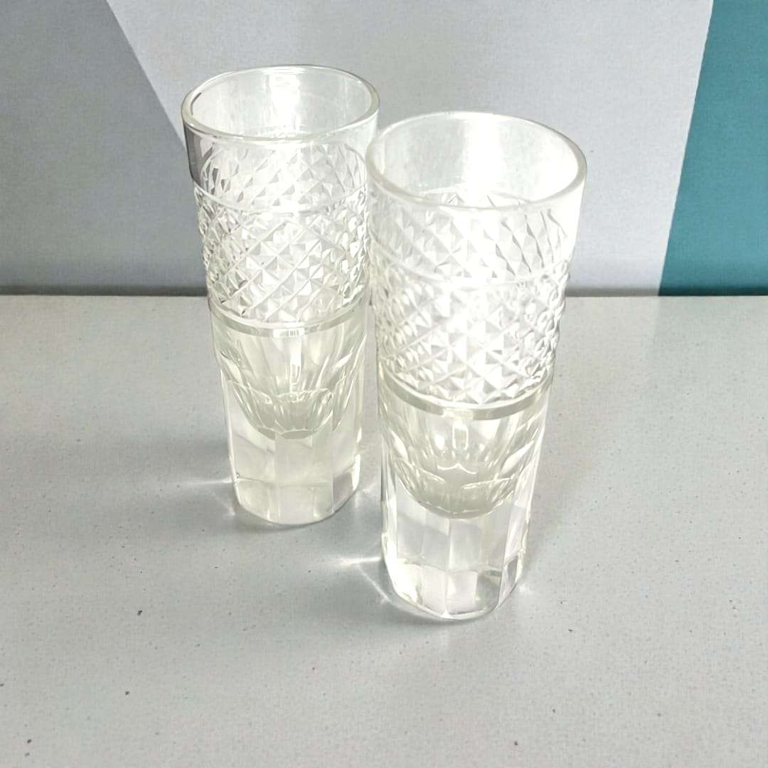 Juego de 6 vasos cañeros de cristal tallado elegante