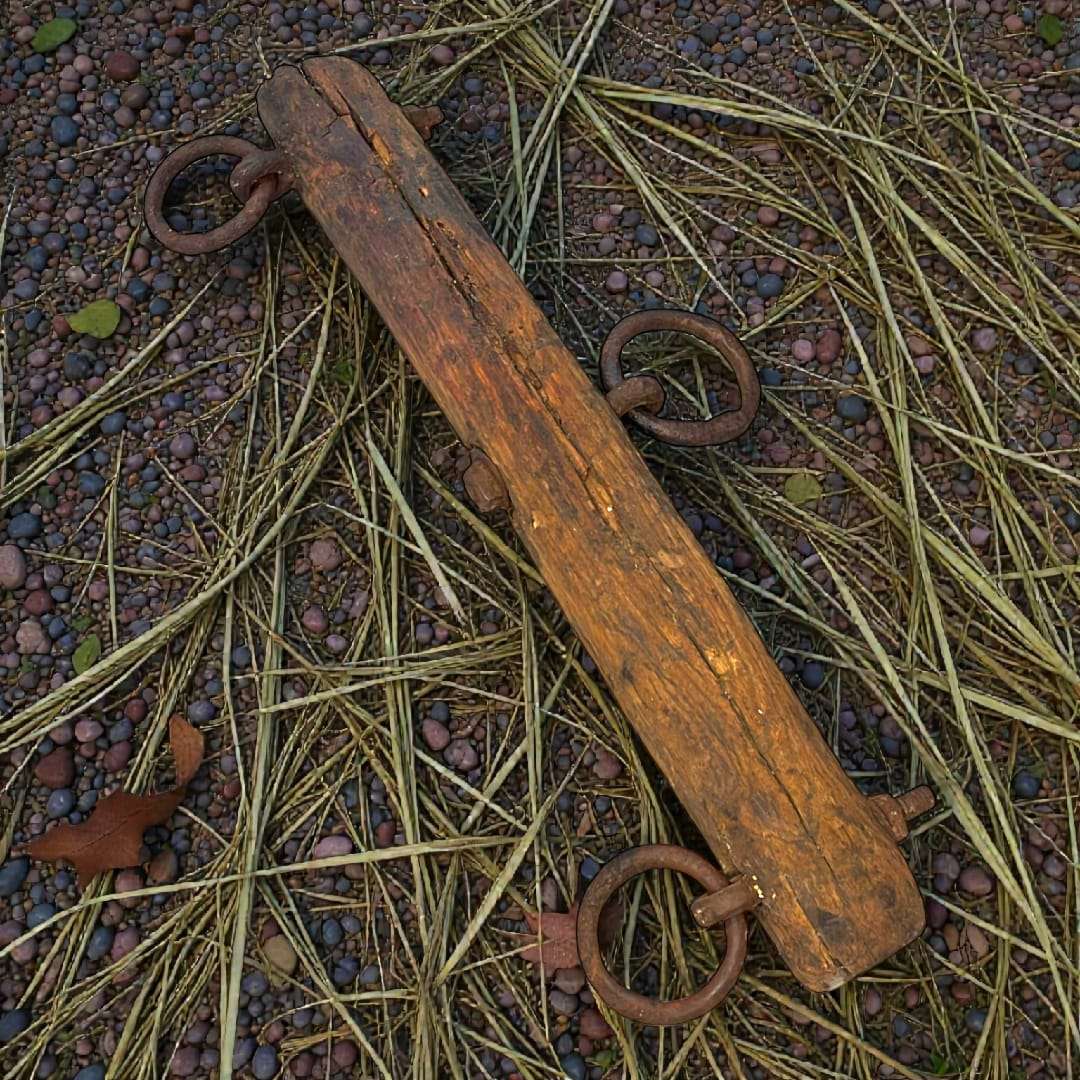 Balancín de madera con anillos de forja 57 cm