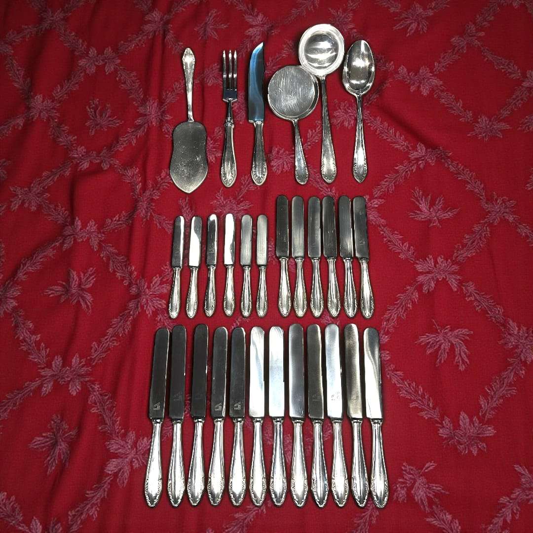 Cubertería de 6 Plata de Meneses con piezas extra