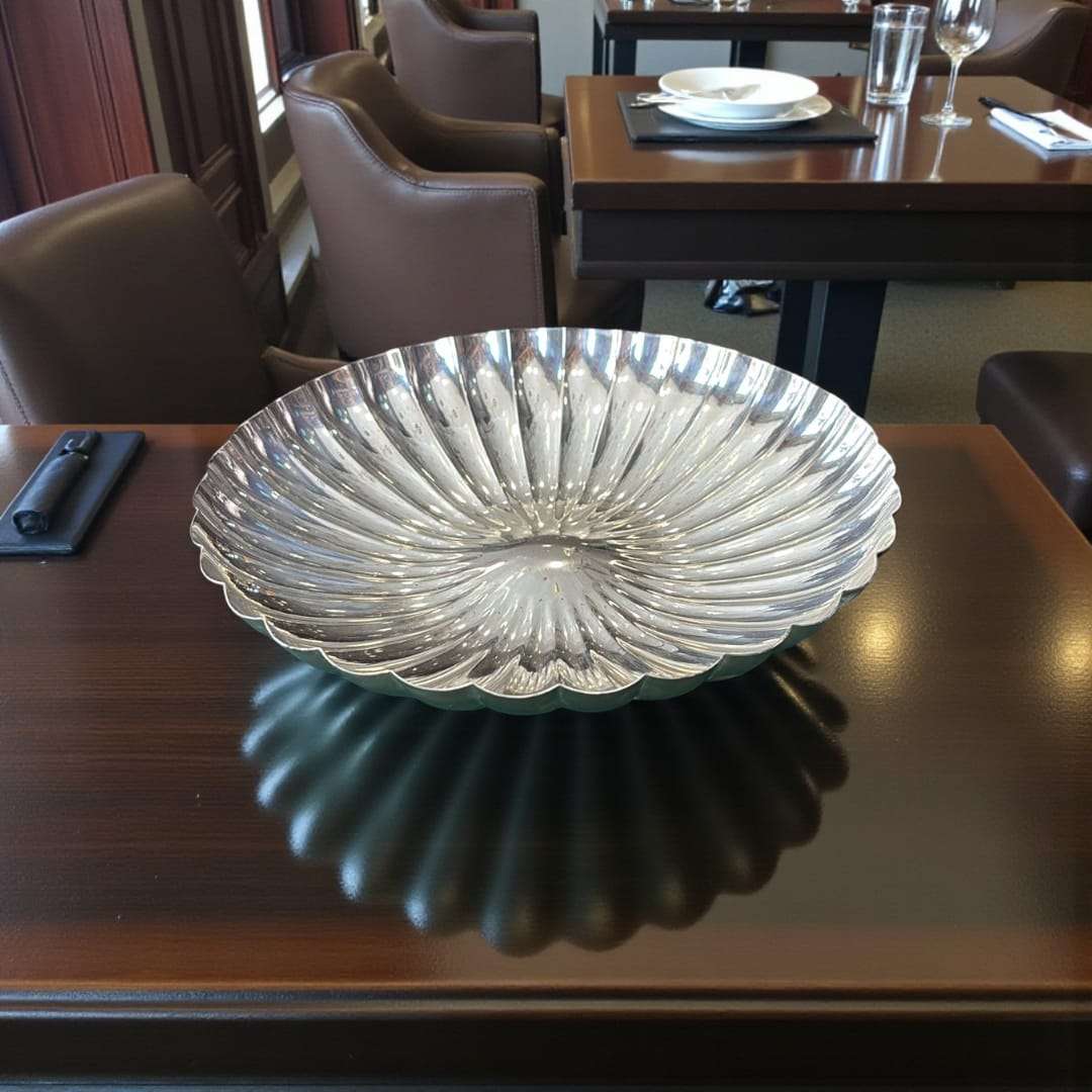 Panera de metal plateado 27 cm diseño acanalado