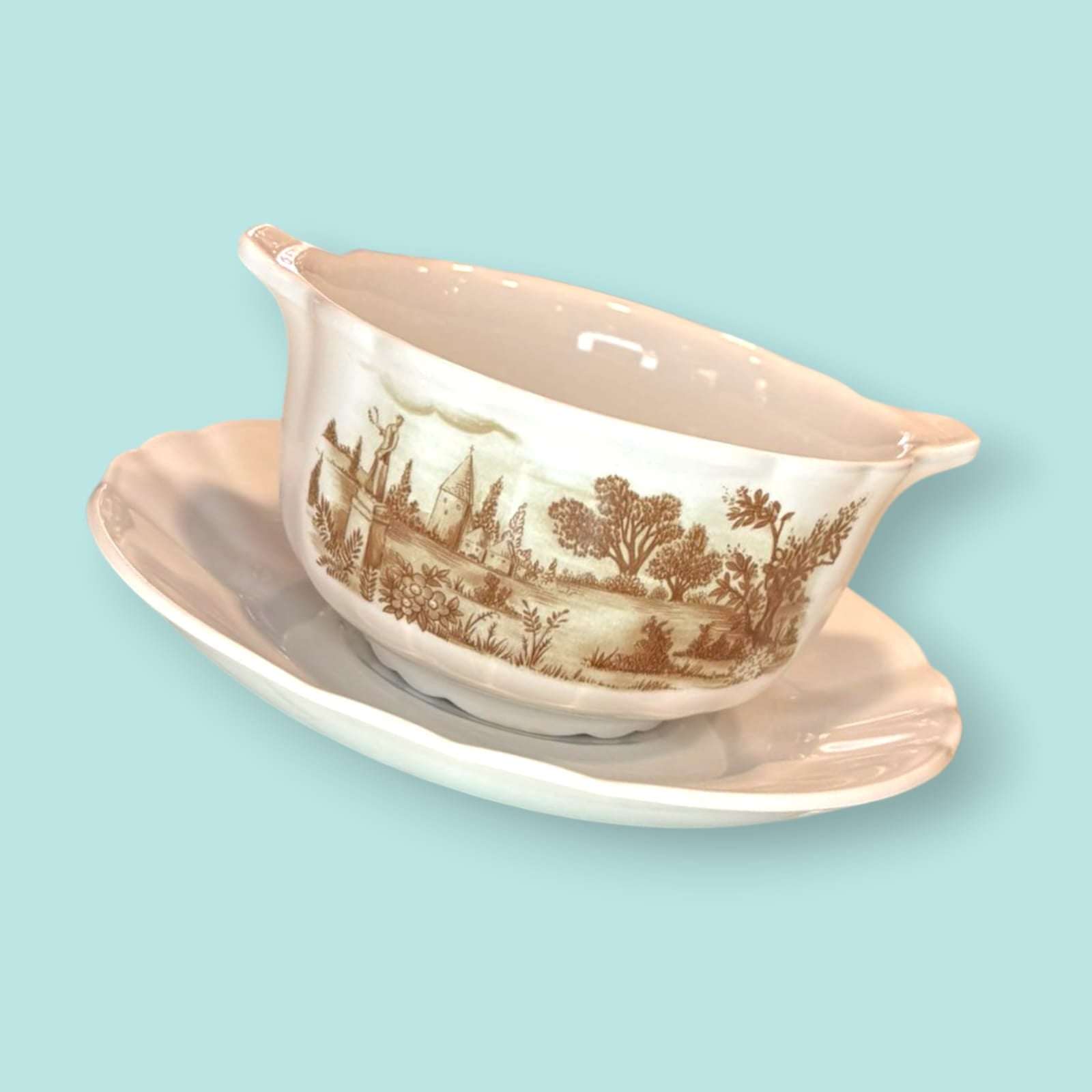 Lote de tazas de consomé Pontesa con platos decorados en tono sepia para decoración clásica en hogar