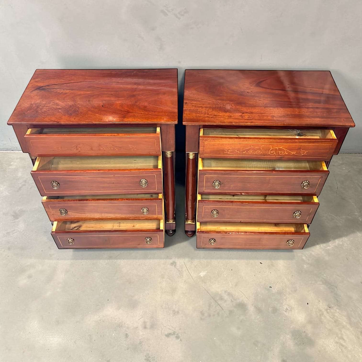  La caoba ofrece una presencia cálida, profunda y muy decorativa, con vet