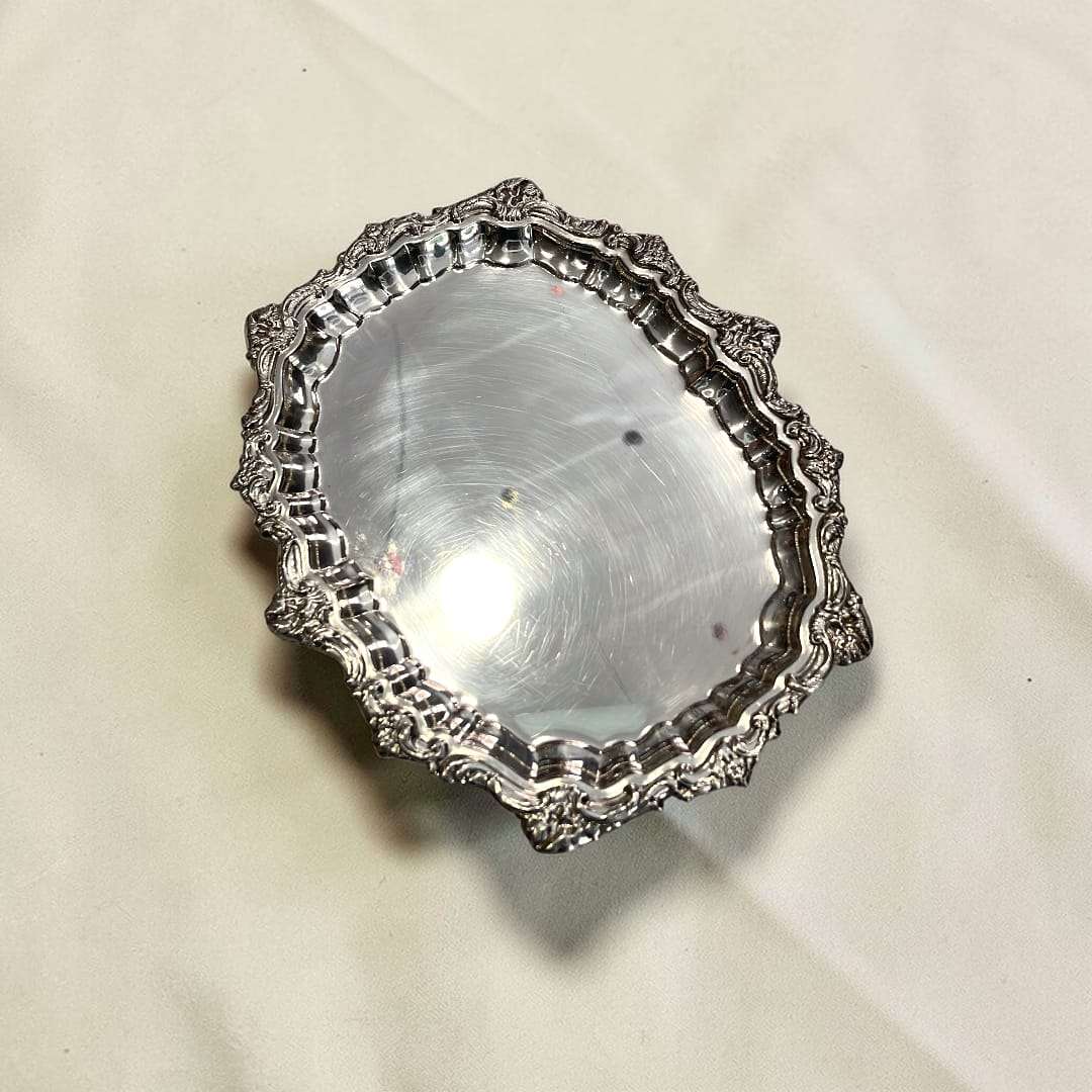 La bandeja es una pieza que combina funcionalidad y valor estético en un solo objeto. 