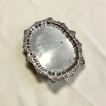 La bandeja es una pieza que combina funcionalidad y valor estético en un solo objeto. 