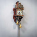 Reloj antiguo de madera y metal decorativo de pared