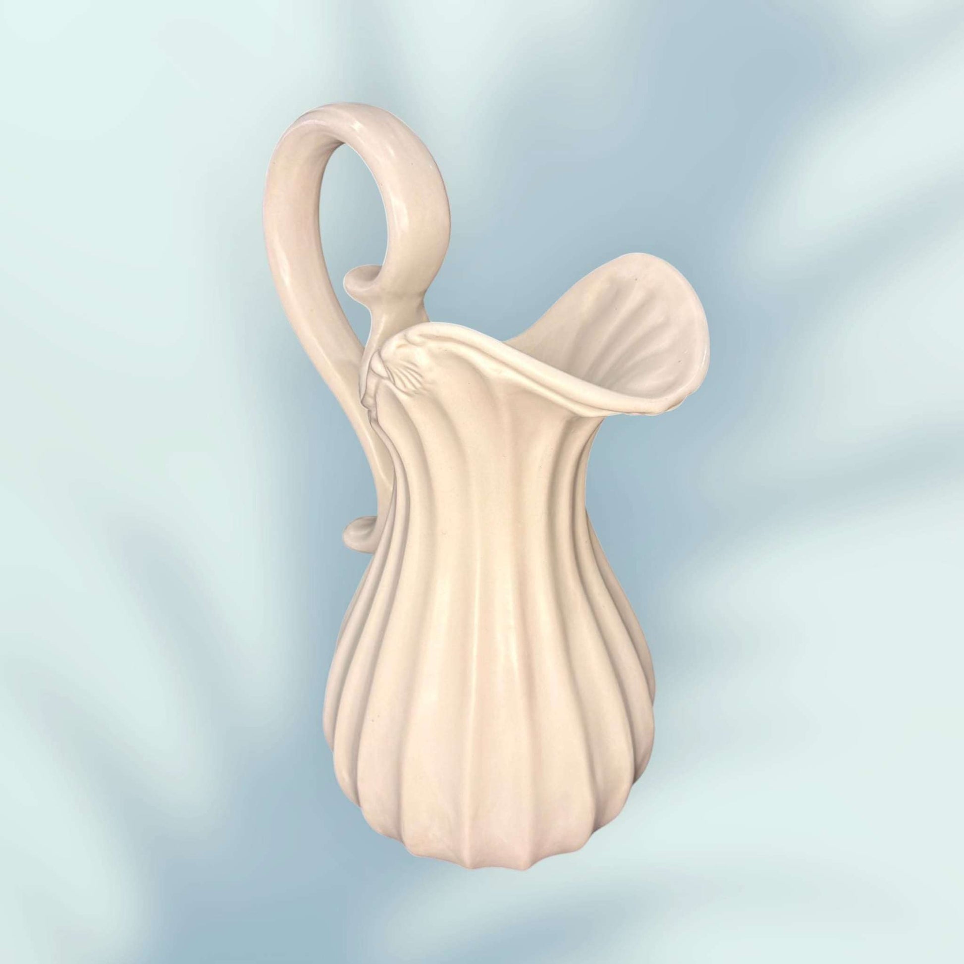 Jarra y palangana antiguas de porcelana en estilo clásico para decoración de hogar y baño