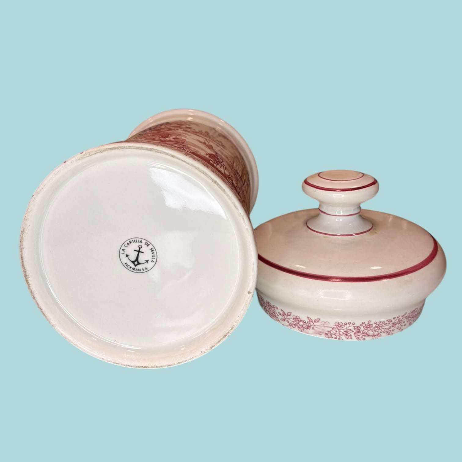 Vaso decorativo de cerámica La Cartuja de Sevilla Pickman en rojo con diseño clásico para colección vintage