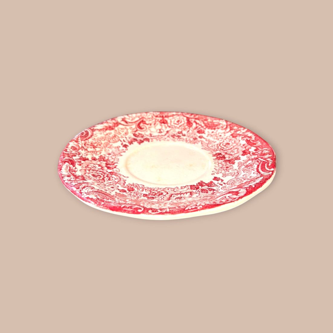 Este lote de Platos antiguos de La Cartuja de Sevilla representa una combinación perfecta entre tradición, elegancia y valor decorativo.