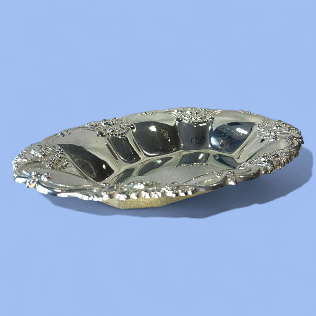 Panera antigua de metal plateado elegante decorativa