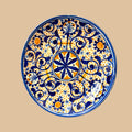 Este Plato transmite alegría visual, elegancia artesanal y un aire mediterráneo muy especial, ideal para quienes desean una pieza pequeña pero 
