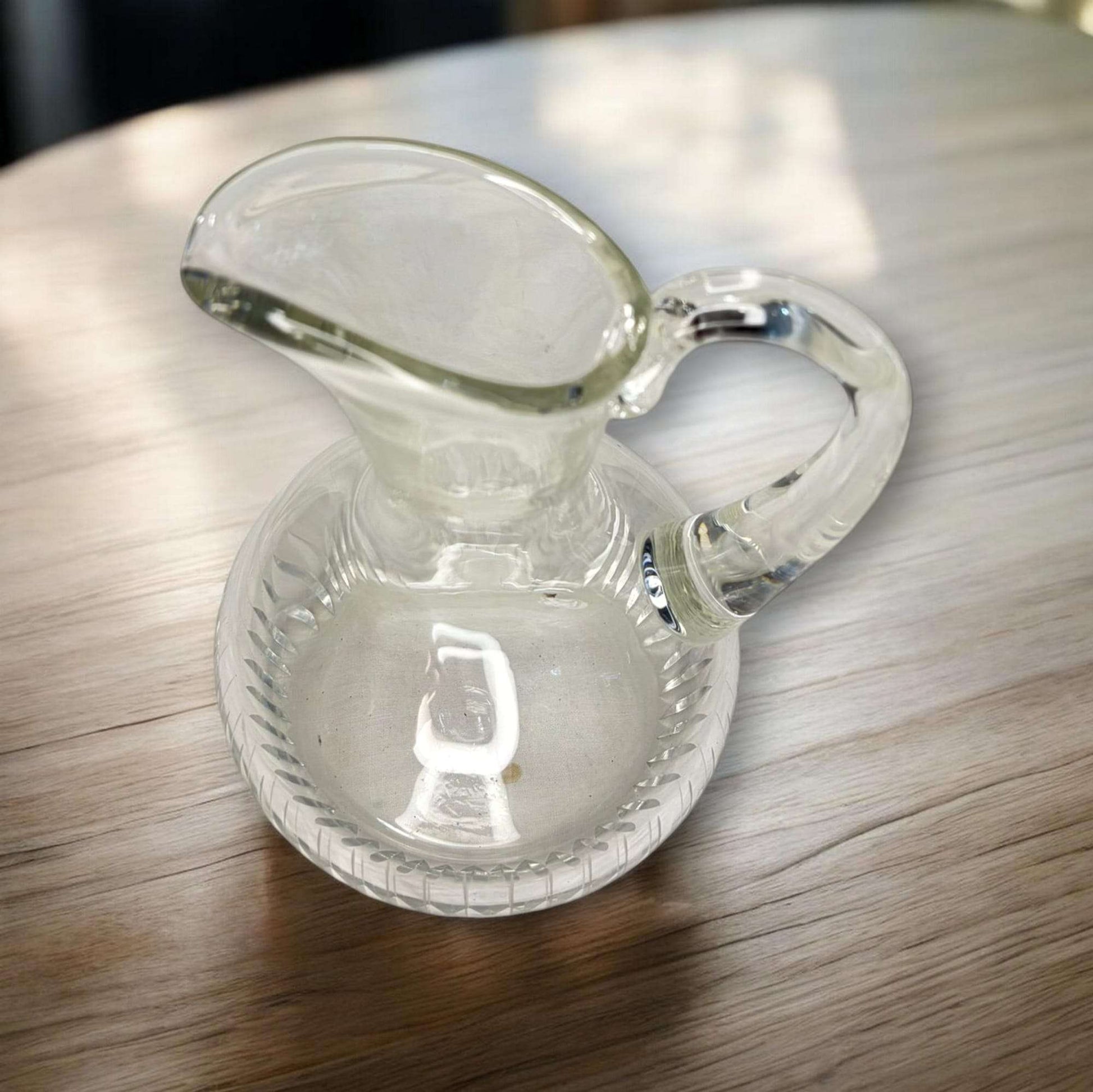 Uma peça antiga com charme, perfecta para compradores de España y Portugal que buscan objetos con alma.