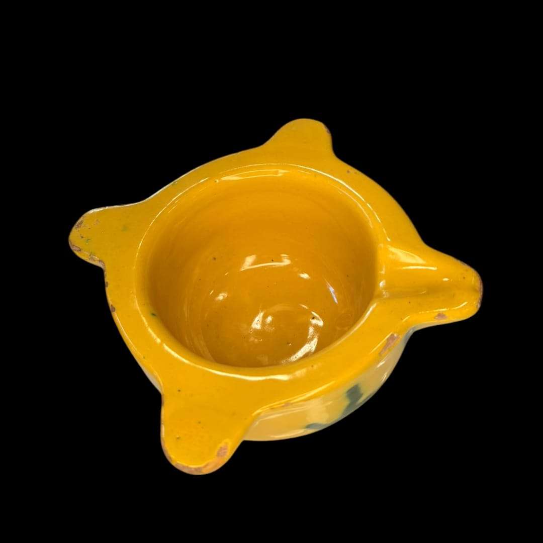 
Hoy, este Mortero trasciende su función práctica para convertirse en un elemento decorativo con personalidad, ideal para cocinas rústicas, e