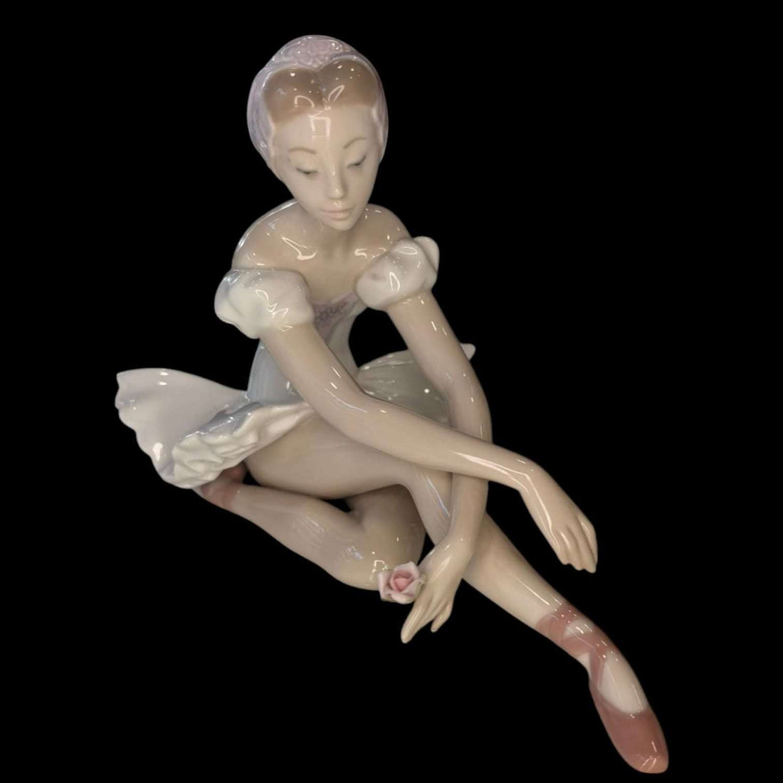 La Figura bailarina Lladró no es solo decoración, es una representación artística del movimiento, la feminidad y la calma. I