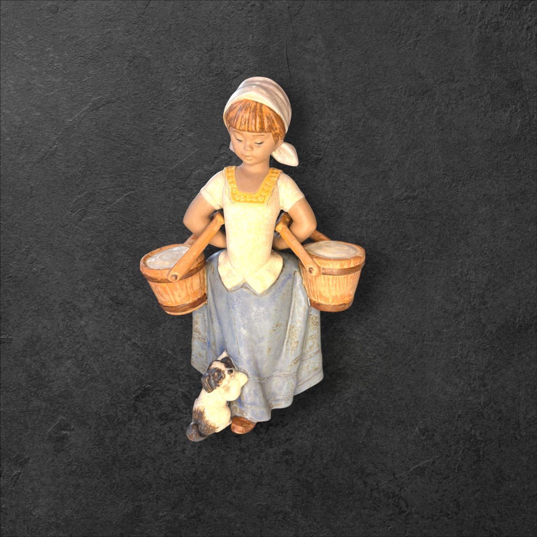 Figura Lladró niña con cubos de porcelana antigua decorativa