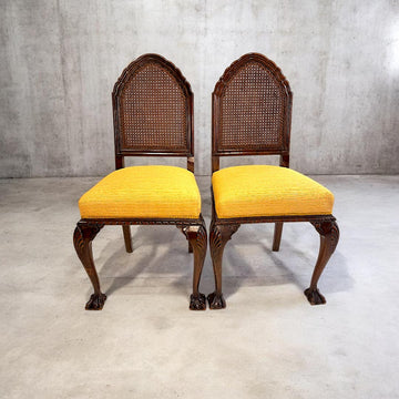 Pareja de sillas antiguas de madera con rejilla y asiento tapizado - Cositas Antiguas – La Guadaña, Anticuarios Online en Jerez , vender antigüedades, muebles antiguos
