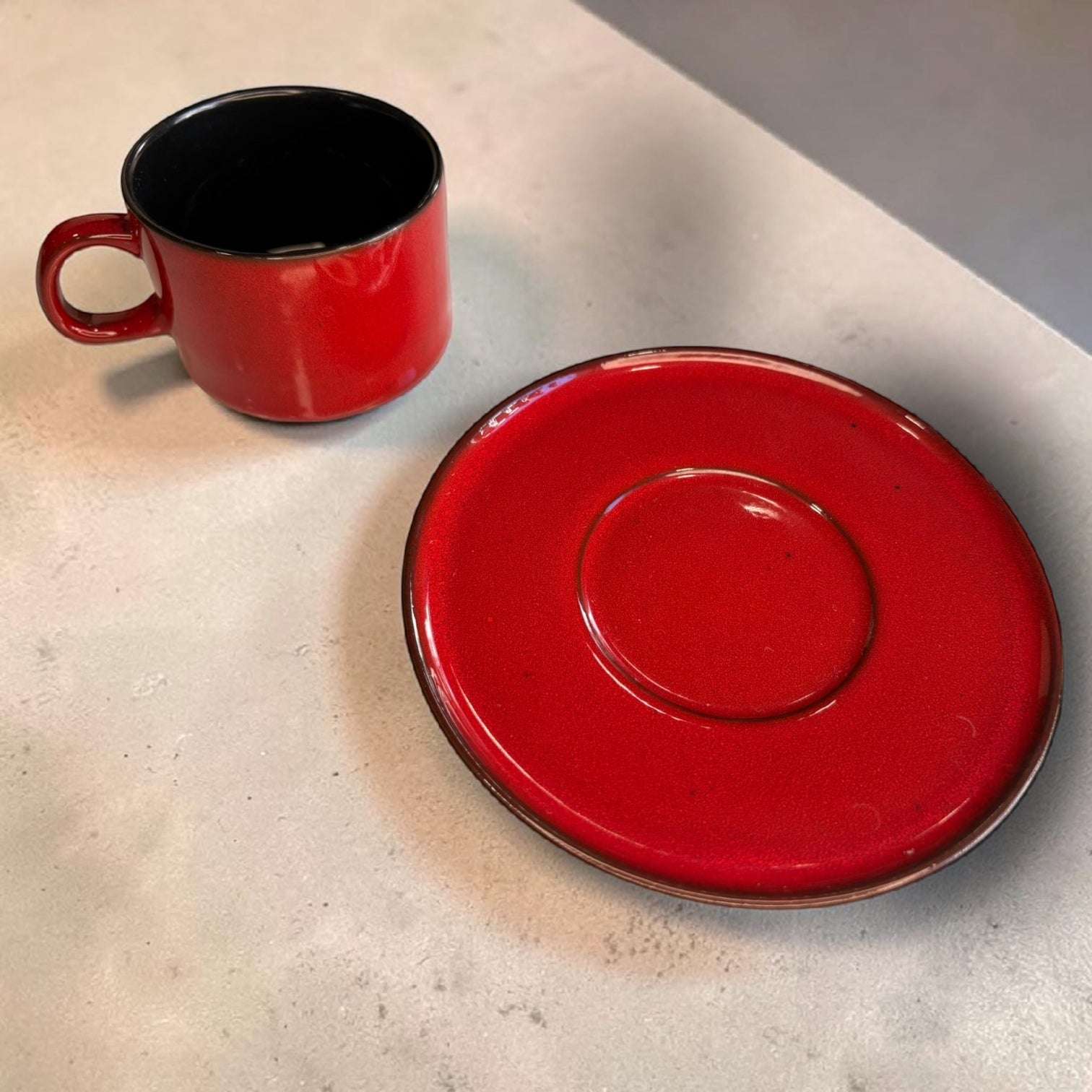 Es ideal para quienes quieren comprar una pieza útil, decorativa y coleccionable al mismo tiempo.

