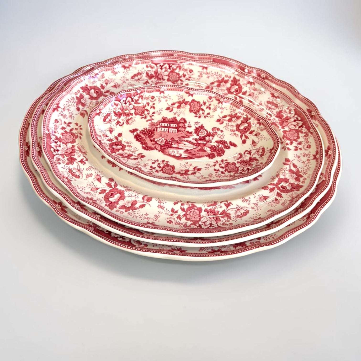 Platos y cuenco decorativos de porcelana inglesa roja antigua