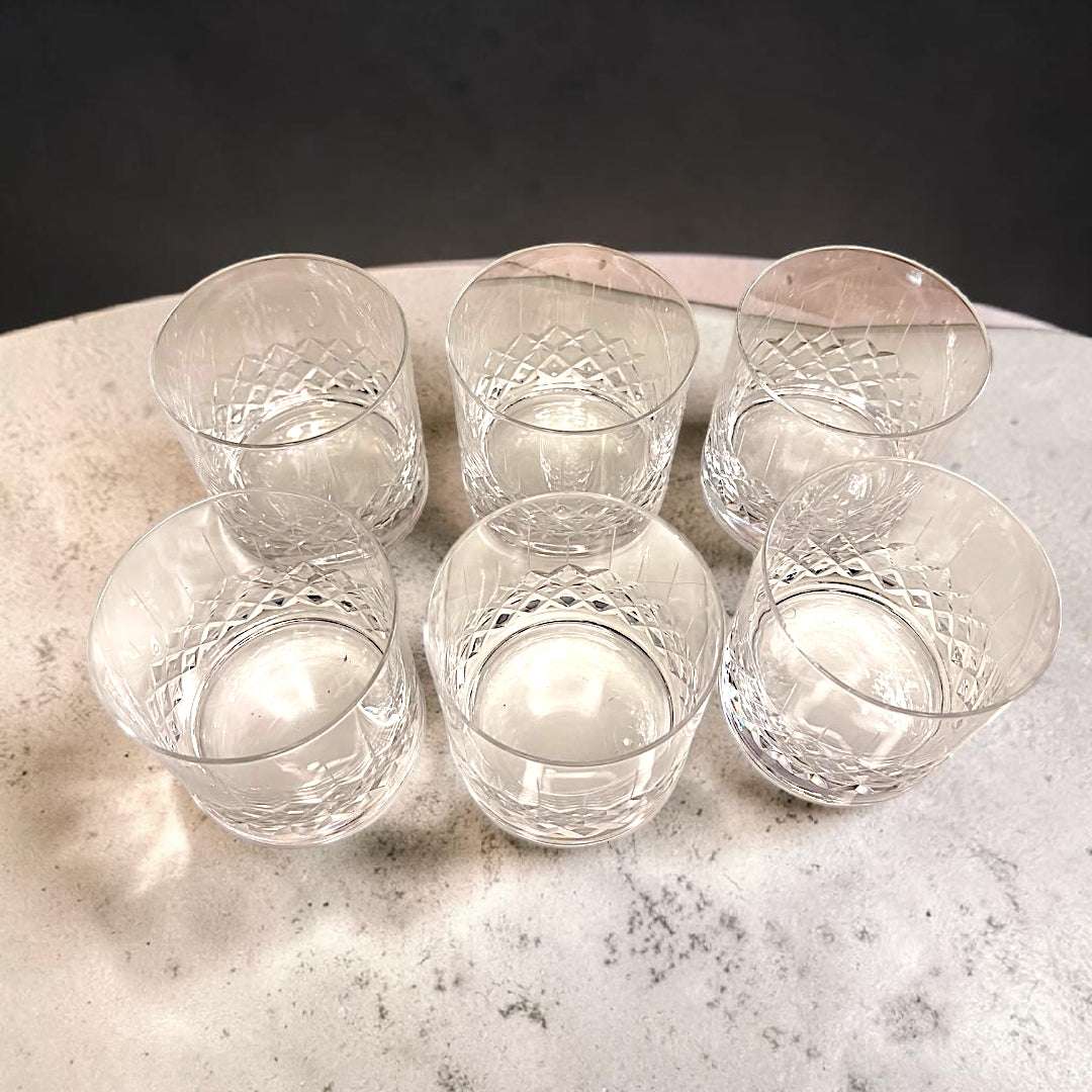 Como conjunto decorativo, estos Vasos pueden colocarse en un mueble bar, vitrina, aparador o mesa auxiliar.