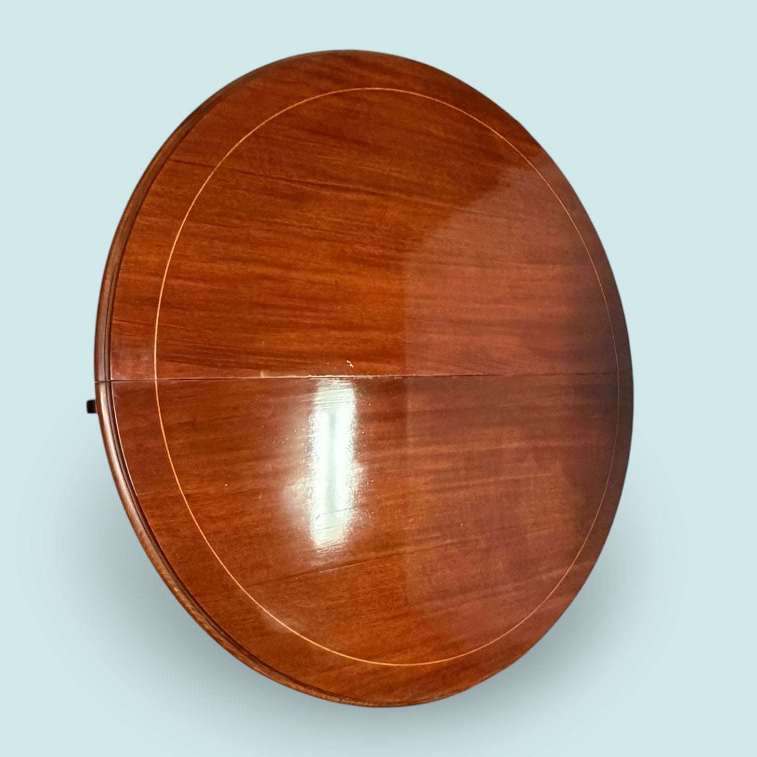 Mesa extensible de caoba con taracea para comedor