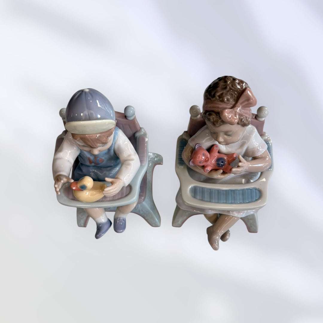 Su función original es ornamental y coleccionista: figuras pensadas para decorar vitrinas, dormitorios infantiles, aparadores, estanterías o espacios familiares con un toque emotivo.