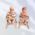 Su función original es ornamental y coleccionista: figuras pensadas para decorar vitrinas, dormitorios infantiles, aparadores, estanterías o espacios familiares con un toque emotivo.