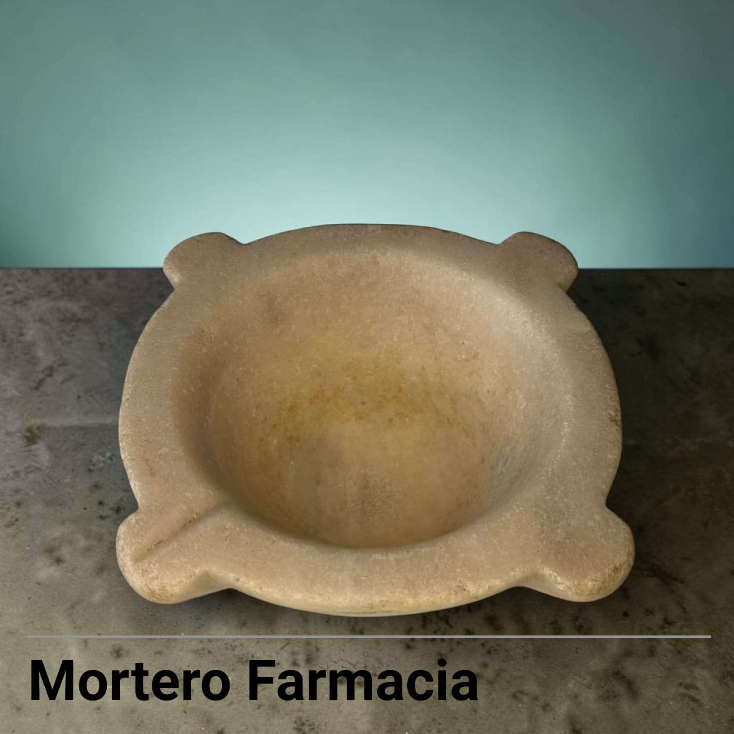 Funciona muy bien en cocinas rústicas, despachos, vitrinas de colección, farmacias, clínicas con estilo clásico o interiores que busquen un acento antiguo y auténtico.