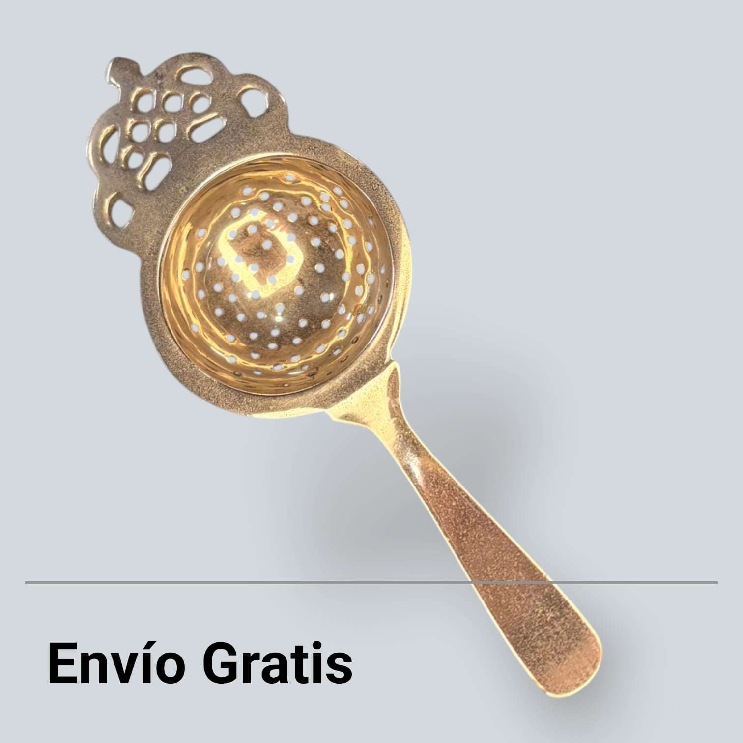 Este Colador es perfecto para quienes valoran los objetos pequeños con historia, esos detalles que completan una mesa, una vitrina o una colección. 