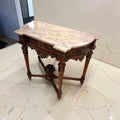 Estas Consolas no son simples muebles auxiliares: son piezas con presencia, volumen y personalidad. 