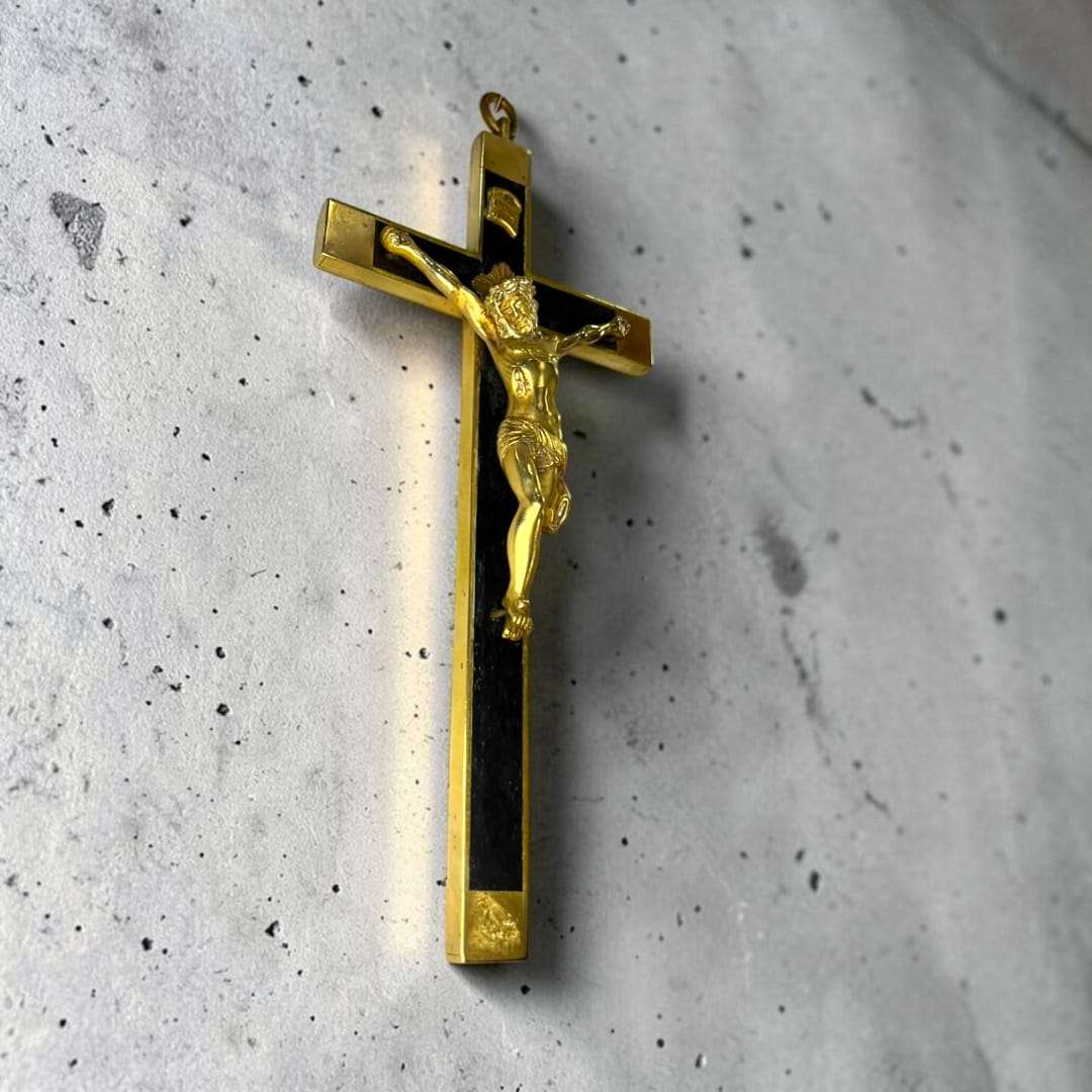 Crucifijo de bronce y caoba con figura de Jesucristo crucificado, diseño clásico y elegante, decoración religiosa para pared - SKU: A-218.1
