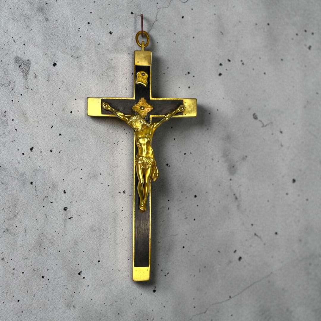 Crucifijo antiguo de caoba y bronce con figura de Jesucristo crucificado, decoración religiosa para hogar o capilla, SKU: A-218.1