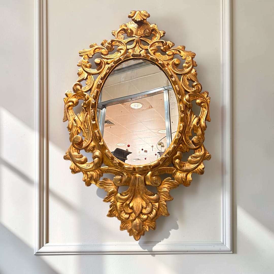 Es una pieza ideal para quienes desean decorar con antigüedades auténticas, muebles con alma y objetos decorativos capaces de transformar una estancia.