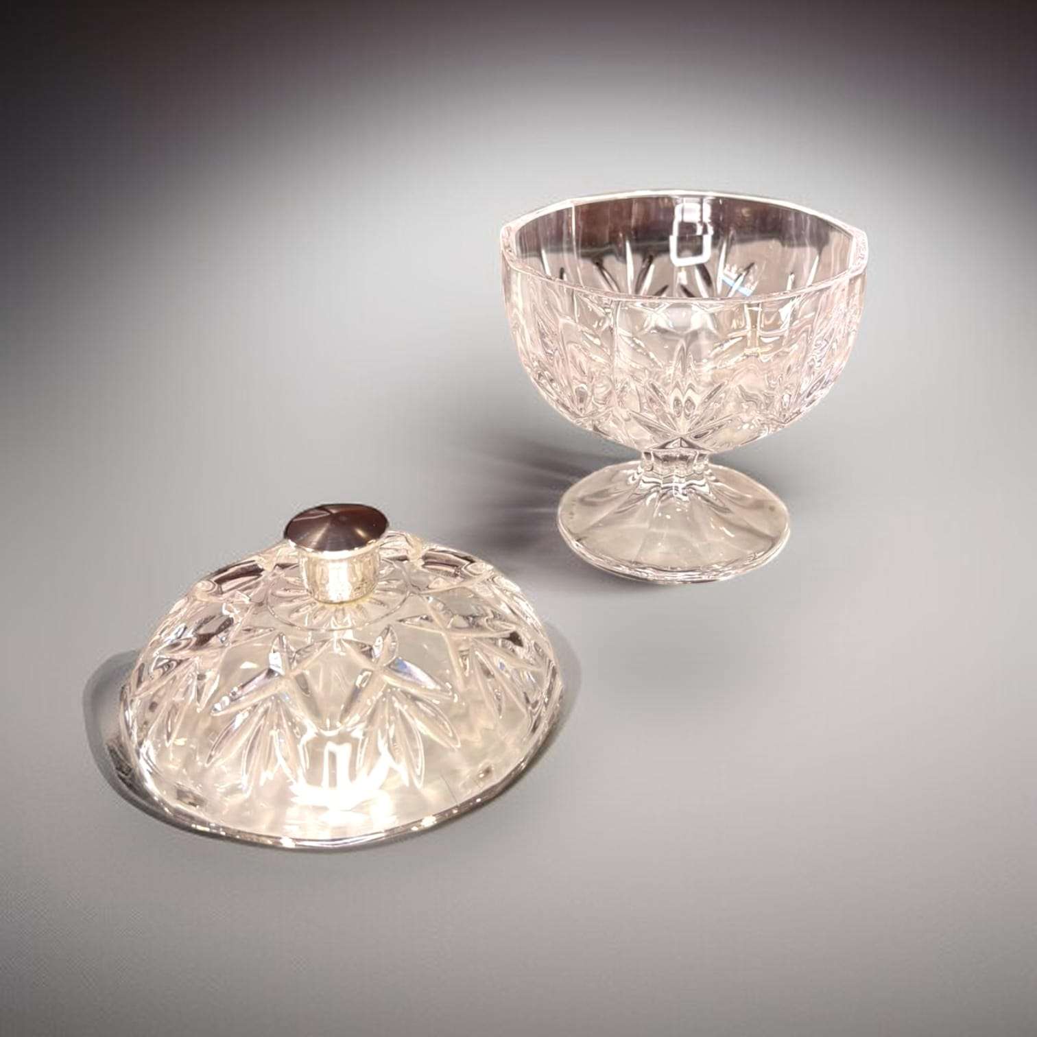 Bombonera de cristal con relieves y tirador plateado, decoración vintage para dulces o colección, pieza de cristal tallado, SKU: A-219.5