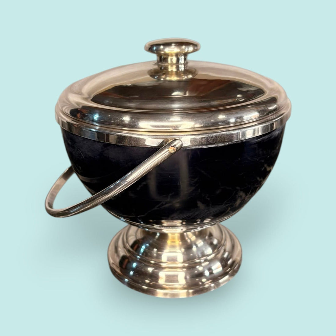 Salsera metal plateado con cristal azul cobalto y cucharón - Cositas Antiguas – La Guadaña, Anticuarios Online en Jerez , vender antigüedades, muebles antiguos