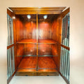 Vitrina de teca con puertas de cristal y ocho cajones - Cositas Antiguas – La Guadaña, Anticuarios Online en Jerez , vend