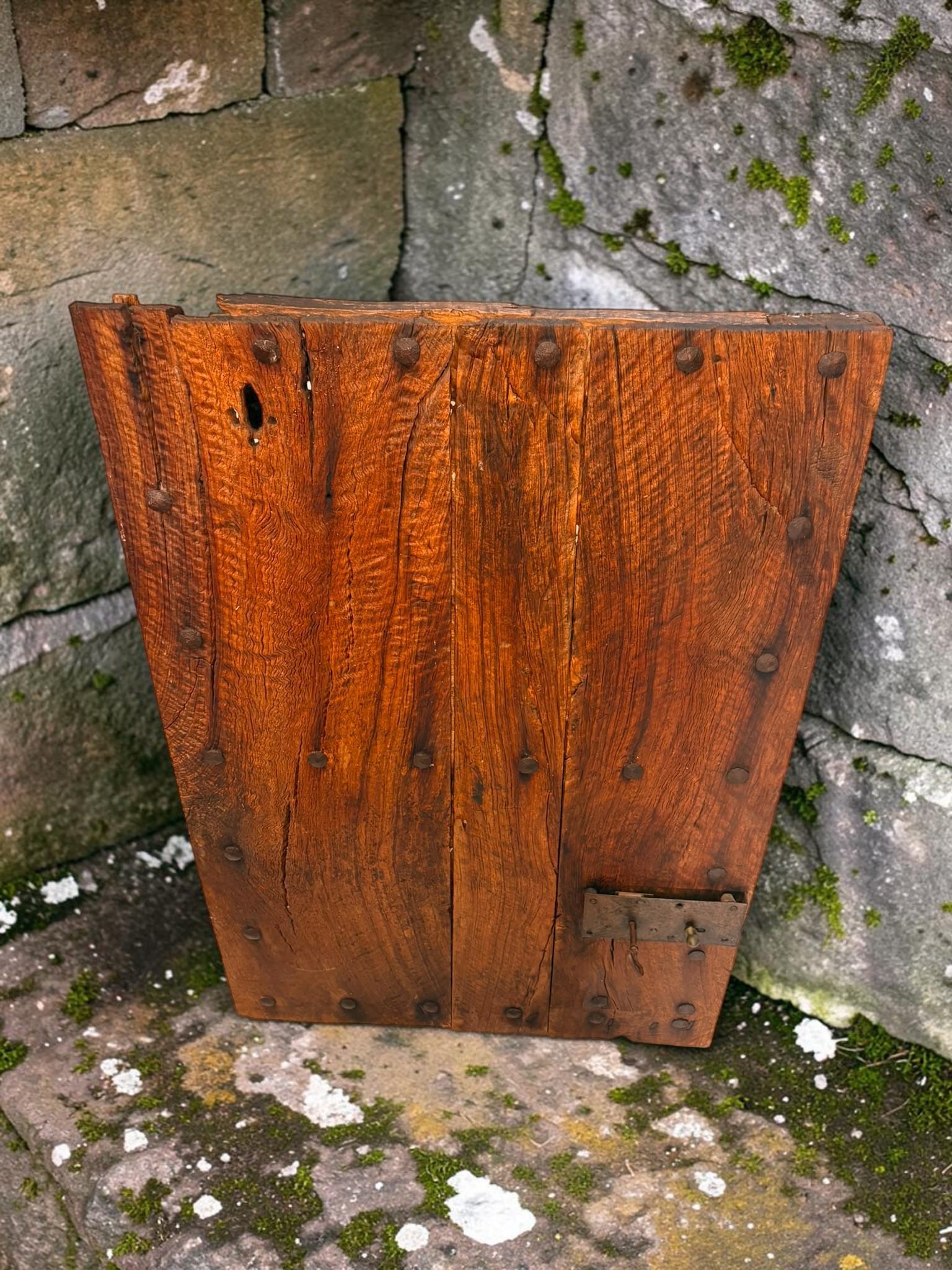 Hoja de puerta antigua de madera con cerradura y llave fija - Cositas Antiguas – La Guadaña, Anticuarios Online en Jerez , vender antigüedades, muebles antiguos