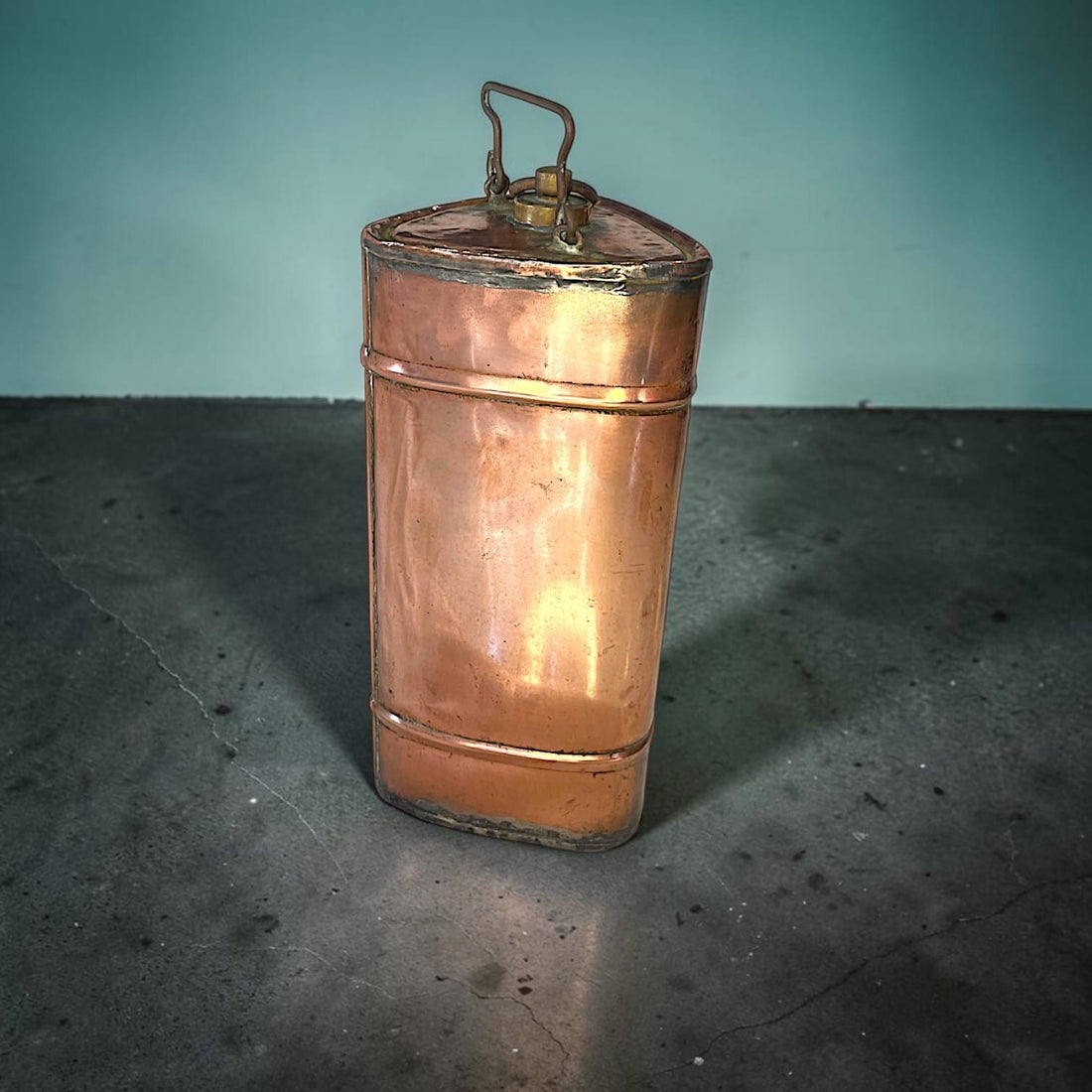 Depósito portátil de cobre con asa para líquidos - Cositas Antiguas – La Guadaña, Anticuarios Online en Jerez , vender antigüedades, muebles antiguos