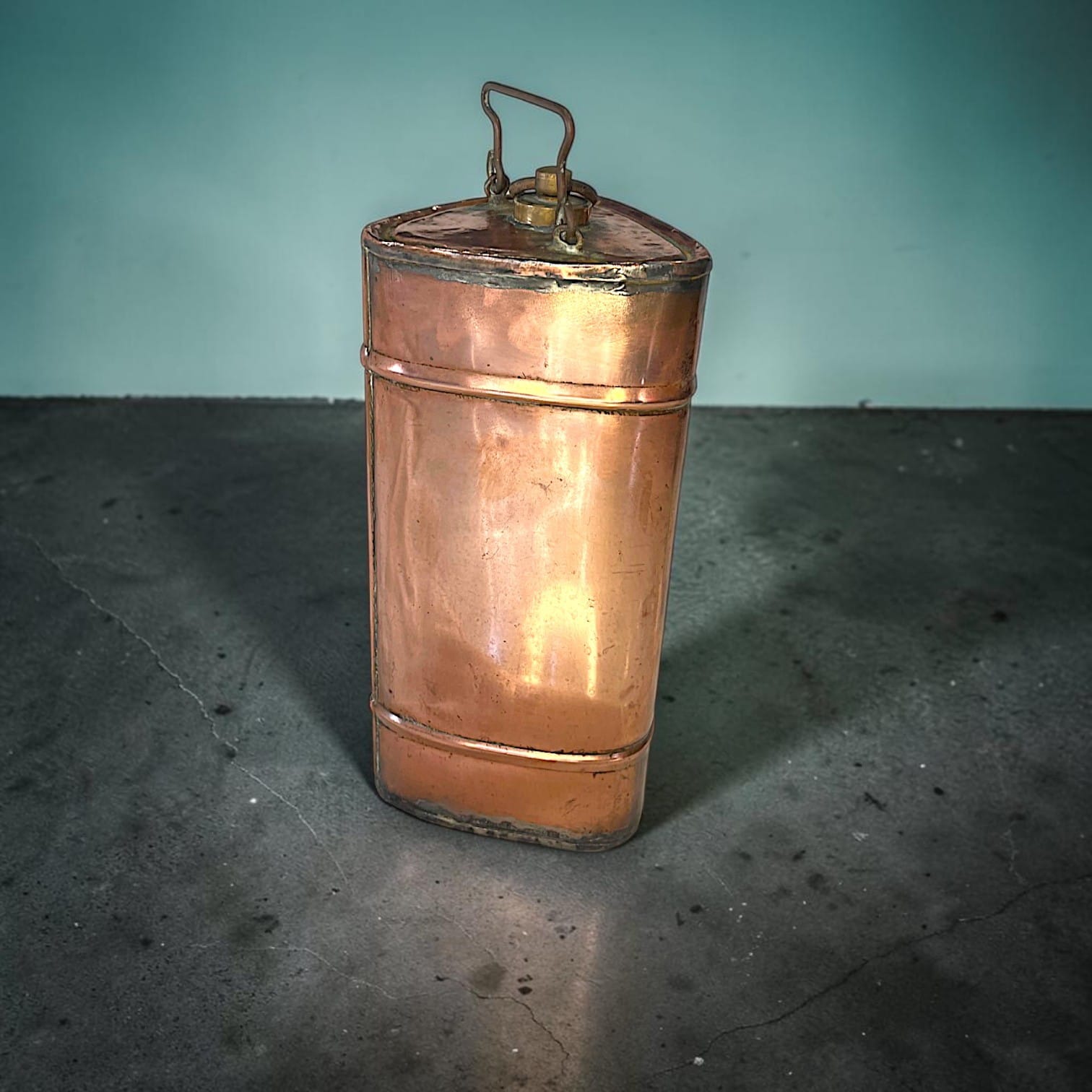 Depósito portátil de cobre con asa para líquidos - Cositas Antiguas – La Guadaña, Anticuarios Online en Jerez , vender antigüedades, muebles antiguos