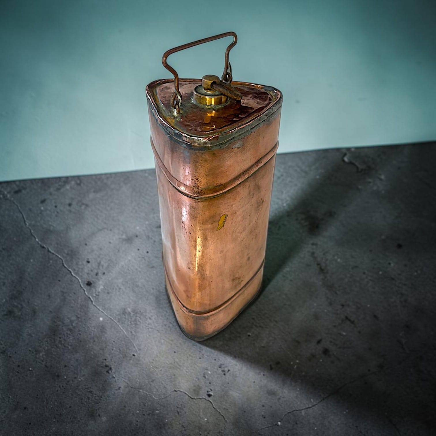 Depósito portátil de cobre con asa para líquidos - Cositas Antiguas – La Guadaña, Anticuarios Online en Jerez , vender antigüedades, muebles antiguos